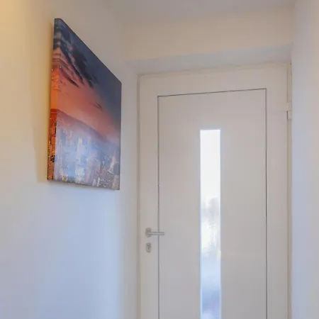 Ruhig Mod Appartement,privater Eingang Oberhaching